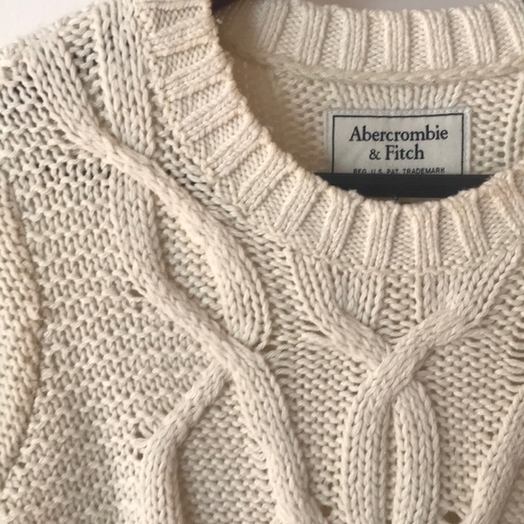 Abercrombie & Fitch Cable Knit Sweater - Picture 2 of 3